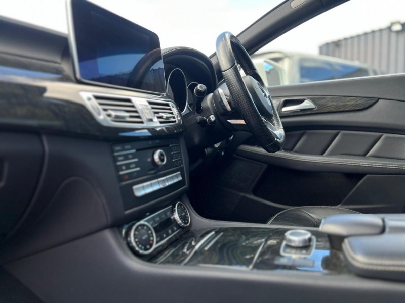 MERCEDES-BENZ CLS