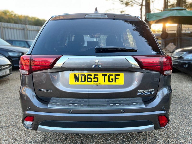 MITSUBISHI OUTLANDER