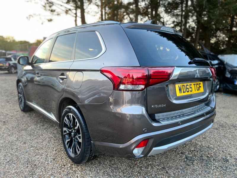 MITSUBISHI OUTLANDER