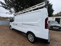 NISSAN NV300