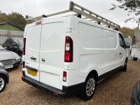 NISSAN NV300