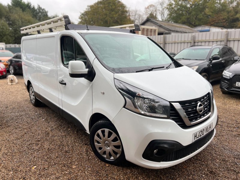 NISSAN NV300