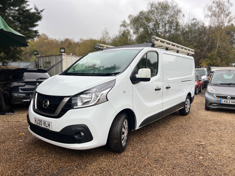 NISSAN NV300