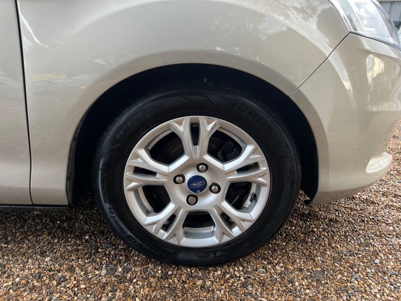 FORD B-MAX