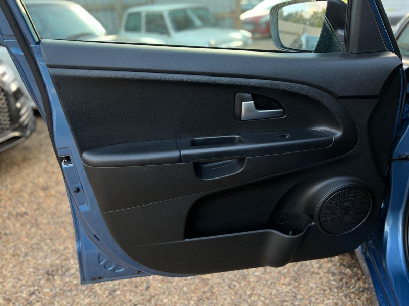 KIA VENGA