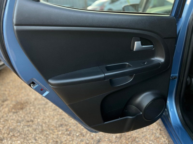 KIA VENGA