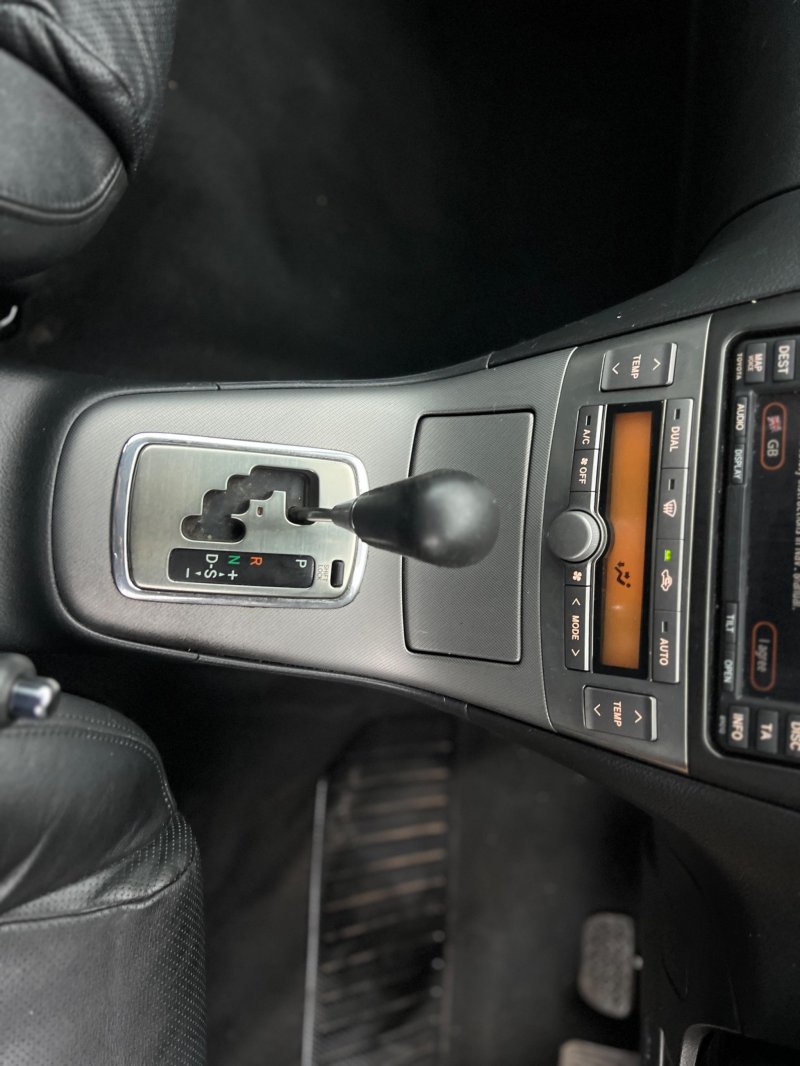 TOYOTA AVENSIS