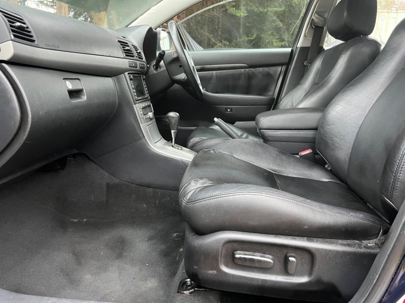 TOYOTA AVENSIS