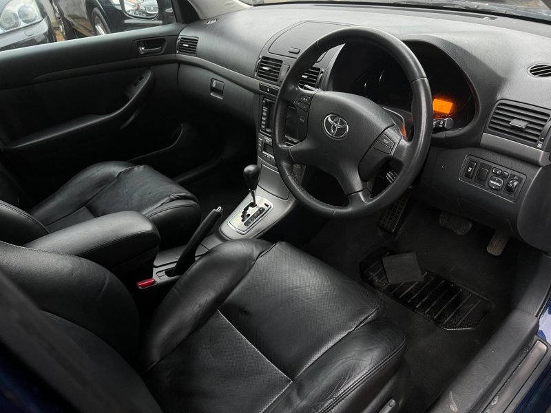 TOYOTA AVENSIS