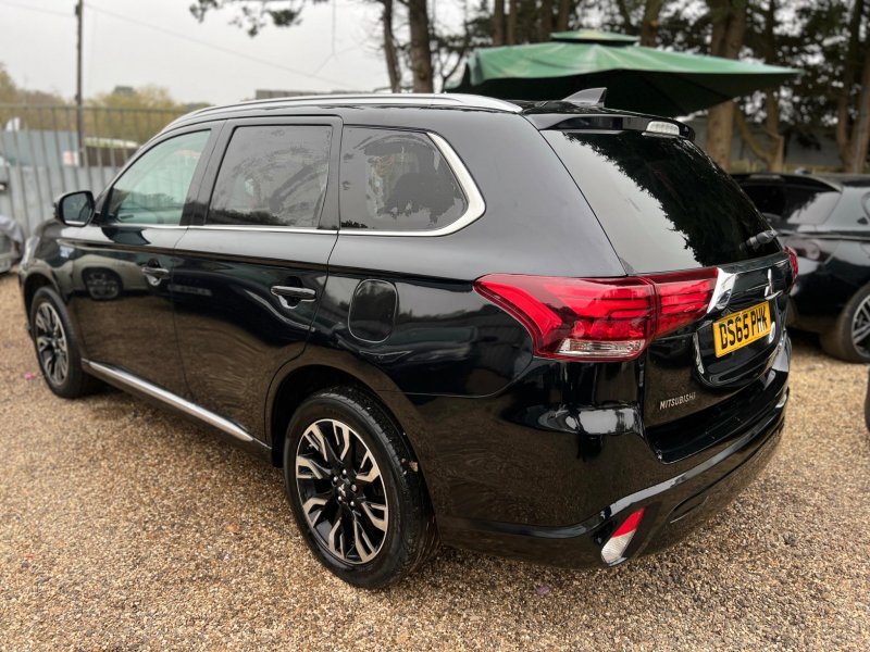 MITSUBISHI OUTLANDER