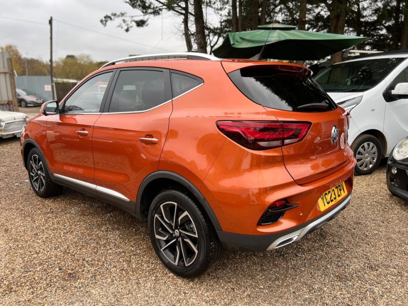 MG ZS