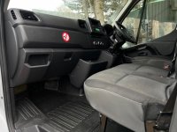 NISSAN NV400