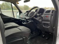NISSAN NV400