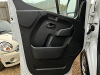 NISSAN NV400