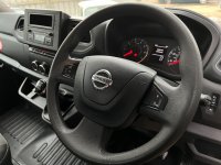 NISSAN NV400
