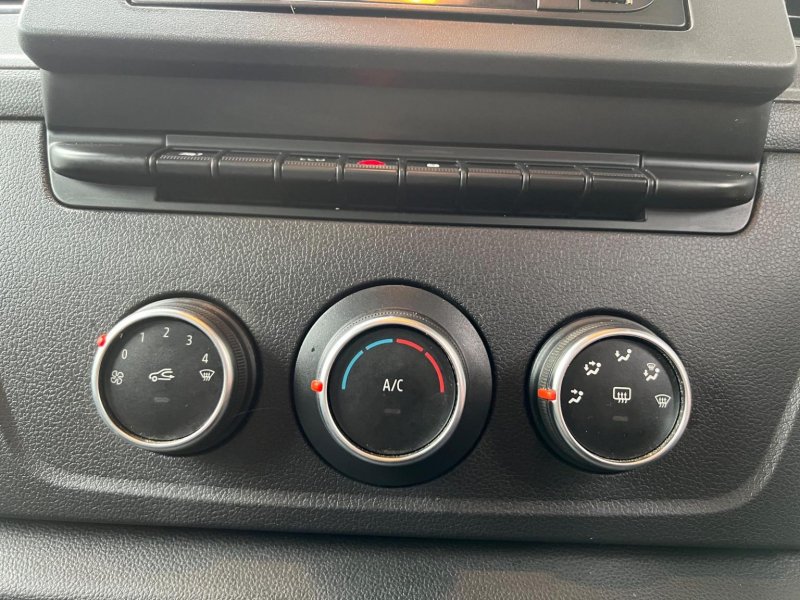 NISSAN NV400