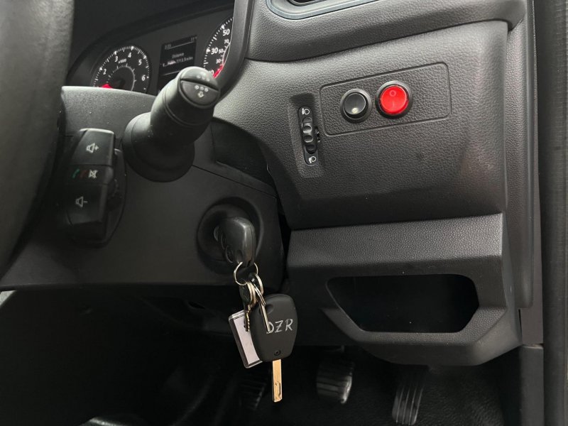 NISSAN NV400