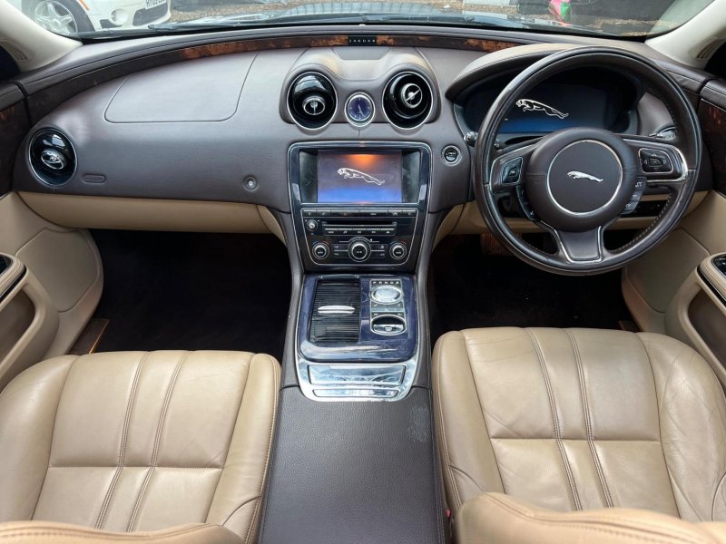 JAGUAR XJ