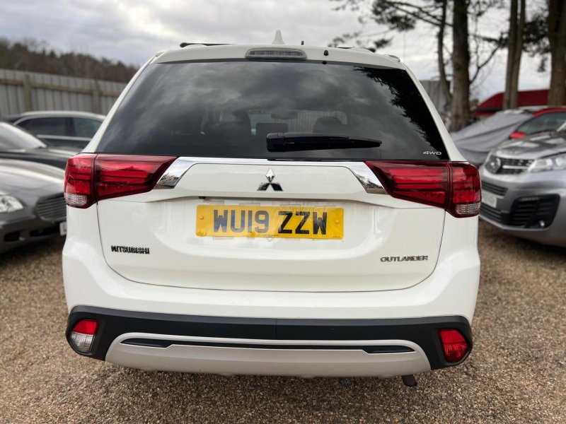 MITSUBISHI OUTLANDER